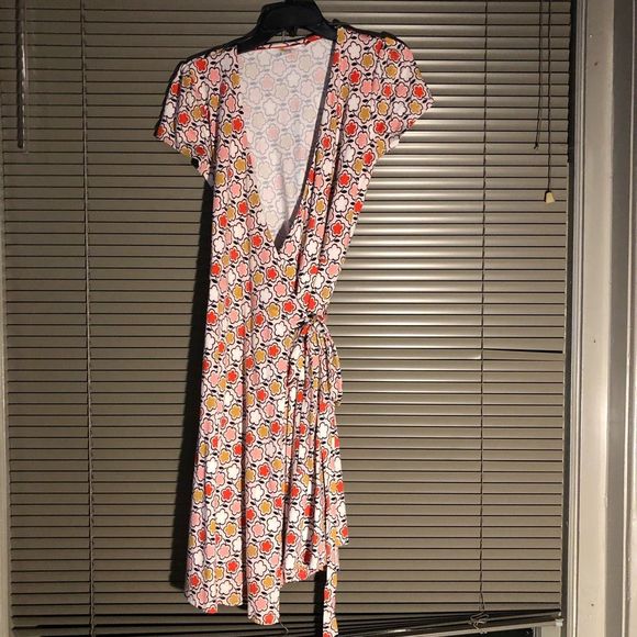 Boden | Pink Frosting Floral Summer Wrap Dress Size 4 R, MSRP $130 - Picture 3 of 9